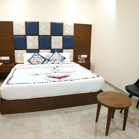 Hotel Vihaan Residency Zirakpur Exterior foto