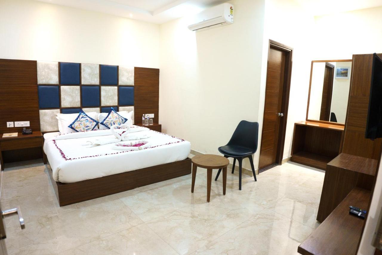 Hotel Vihaan Residency Zirakpur Exterior foto