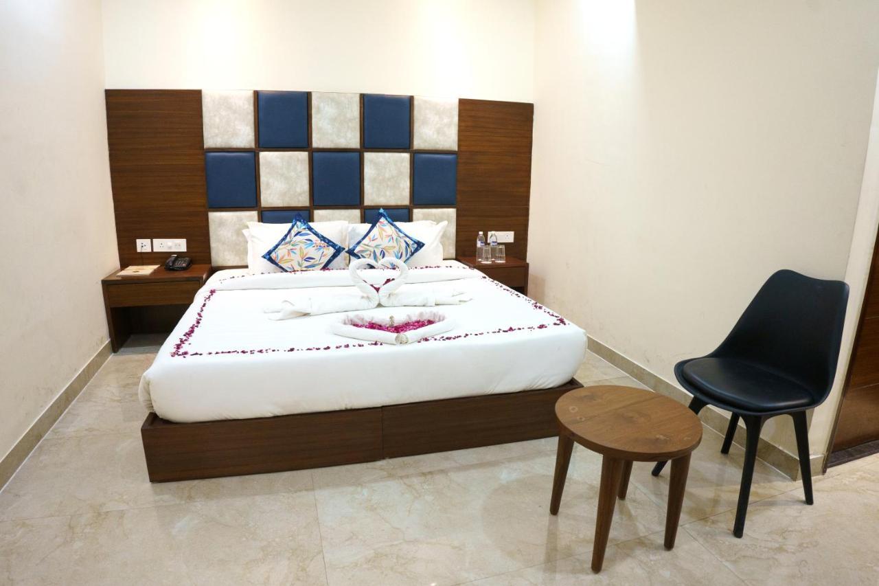 Hotel Vihaan Residency Zirakpur Exterior foto