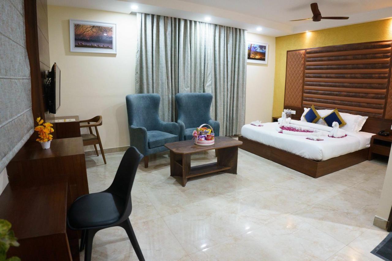 Hotel Vihaan Residency Zirakpur Exterior foto